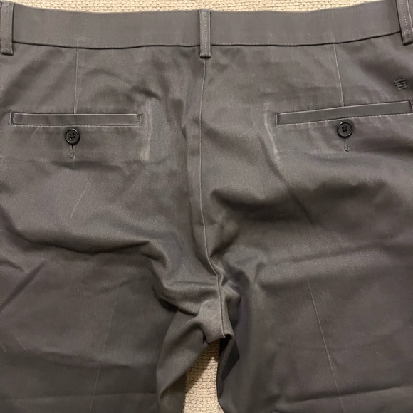 Haggar Men’s straight fit pants, 34 x 32, grey - Picture 3 of 5